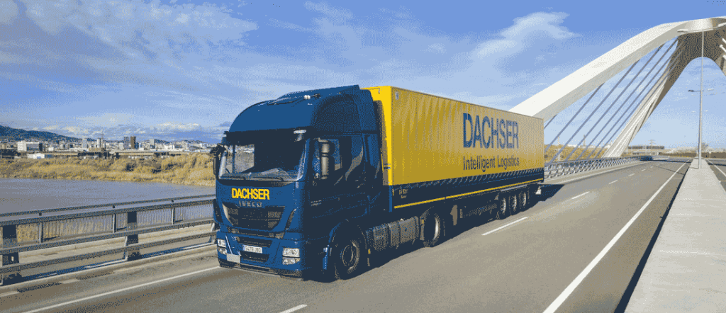 Ciężarówka Dachser w trasie
