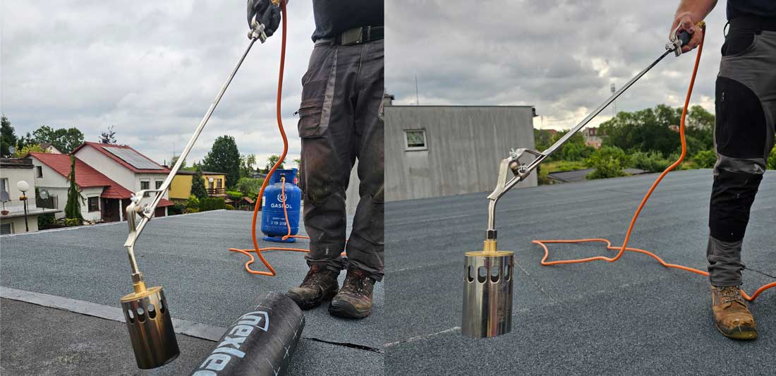 Dwa ujęcia pracownika używającego długiego palnika gazowego Richmann C1075 do zgrzewania papy dachowej na płaskim dachu. Widoczna niebieska butla z gazem i pomarańczowy wąż.