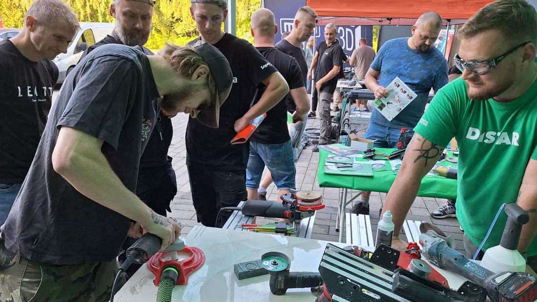 Demonstracja akcesoriów Mechanic i narzędzi dla glazurników Distar