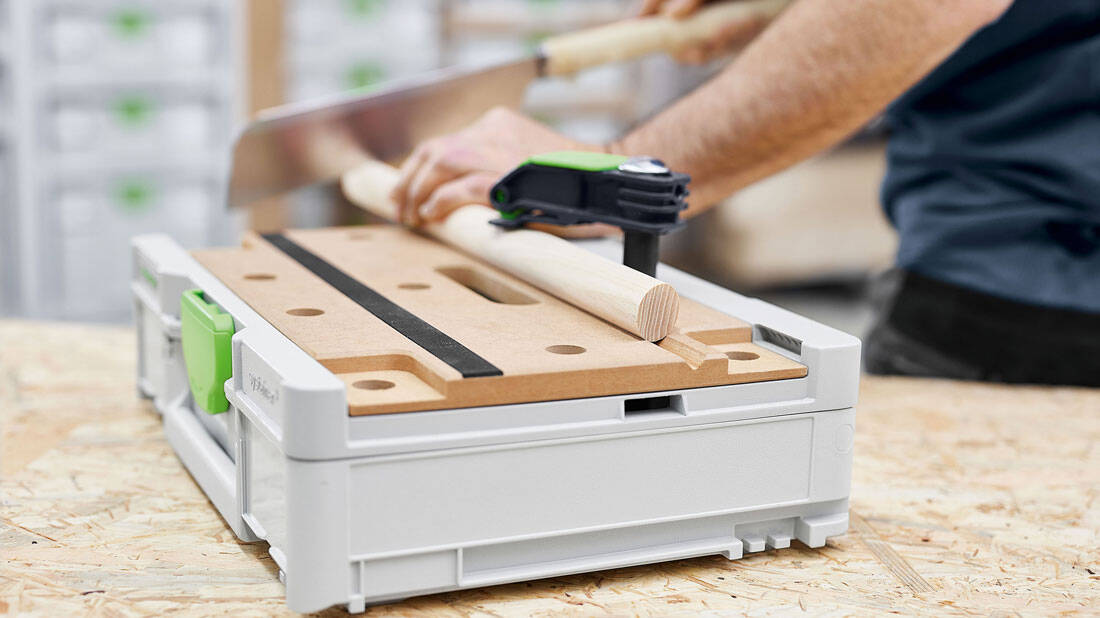 Perforowana płyta MDF Systainer³ SYS3 MFT M 112 z rowkiem V umożliwiającym stabilne mocowanie elementów okrągłych