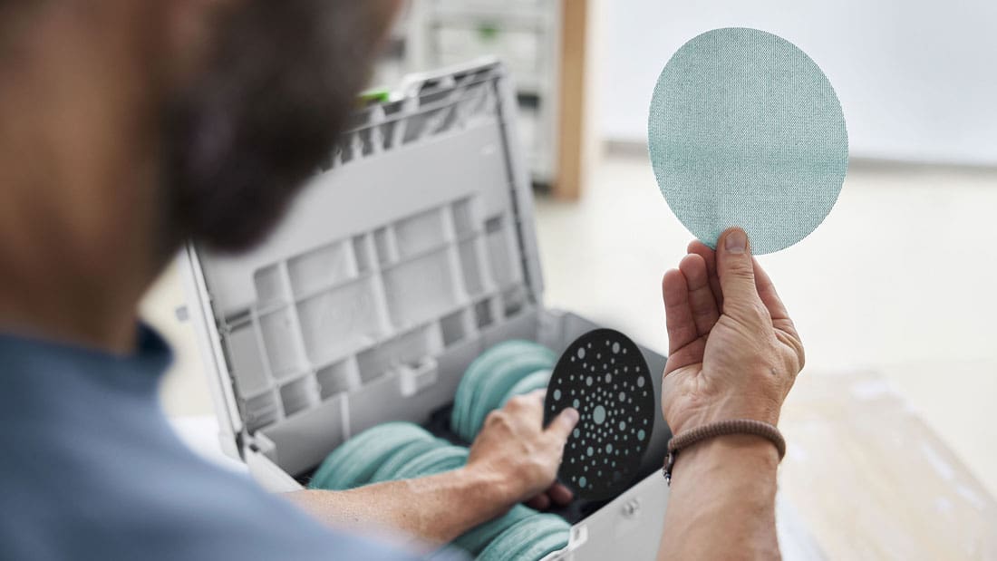 Siatki ścierne Festool Granat Net³ przechowywane w Systainerze – bezpyłowe materiały ścierne o różnych gradacjach