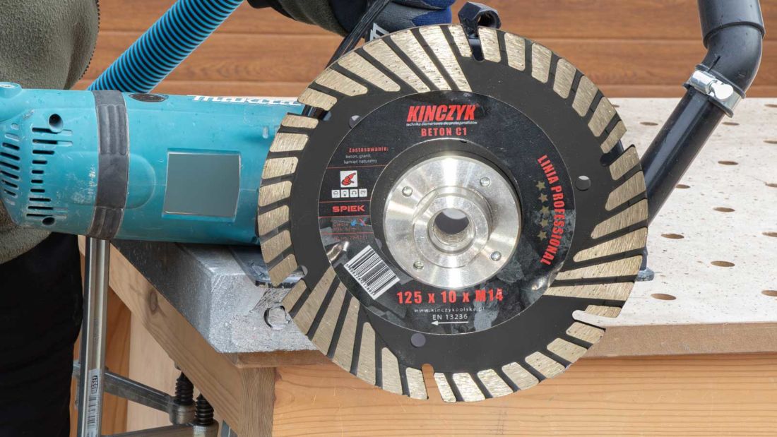 Tarcza diamentowa Kinczyk Beton C1 125 mm z segmentami turbo i mocowaniem M14 zamontowana