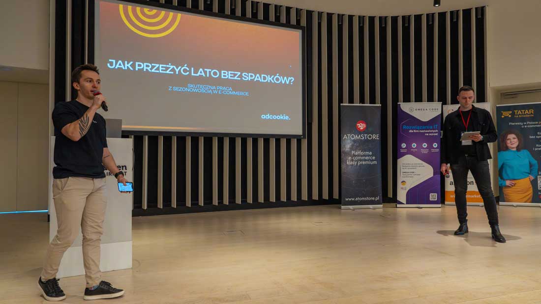Prelekcja adcookie podczas Home & Garden Congress 2026 o tym, jak radzić sobie z sezonowością i spadkami sprzedaży w e-commerce.