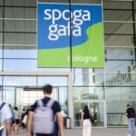 Logo spoga+gafa przy wejściu na tereny targowe Koelnmesse w Kolonii